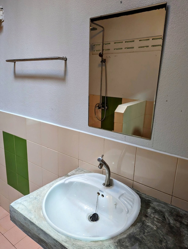 Superior Bungalow - Photo 6