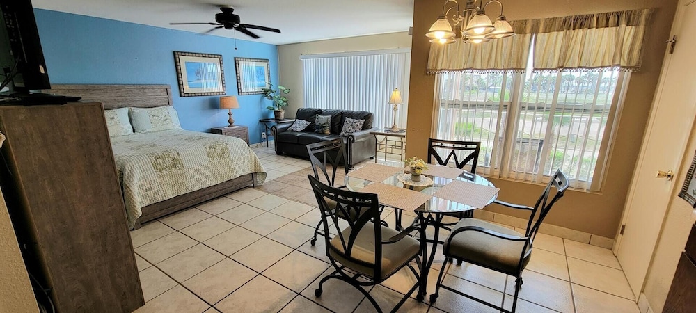 Condo, 1 Bedroom