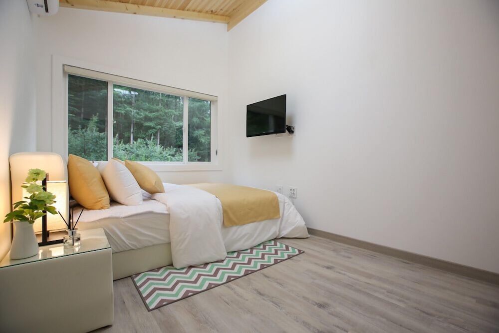 Room (Natural) - Photo 2