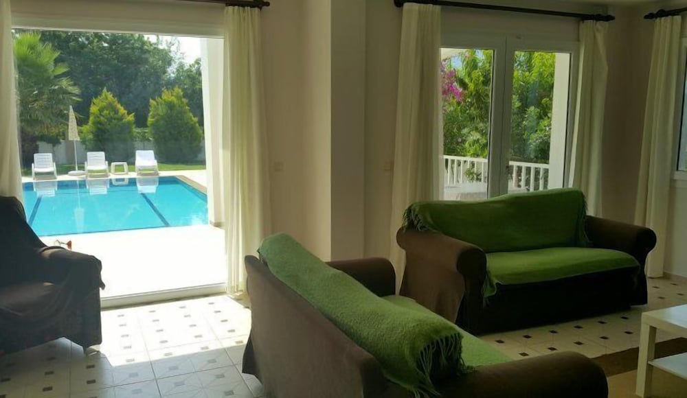 Villa, 4 Bedrooms photo 2