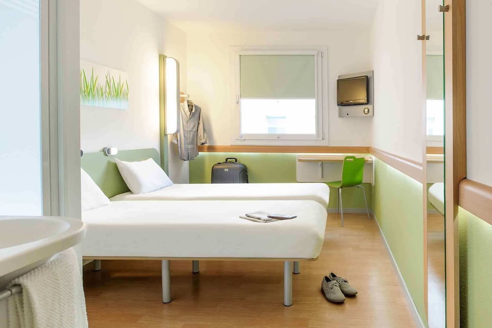 Triple Room, Multiple Beds photo 3