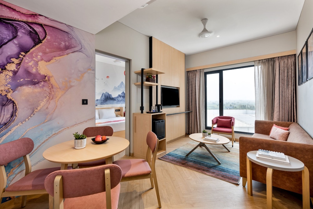 Executive Suite 1 BR - Photo 12