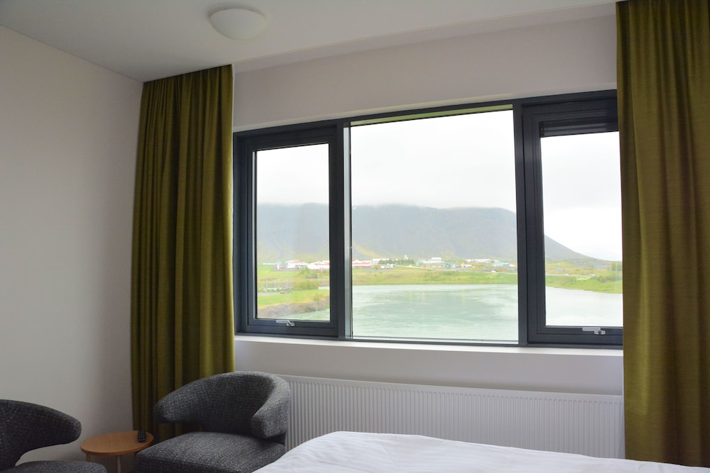 Premium King Room, River View - Photo 9