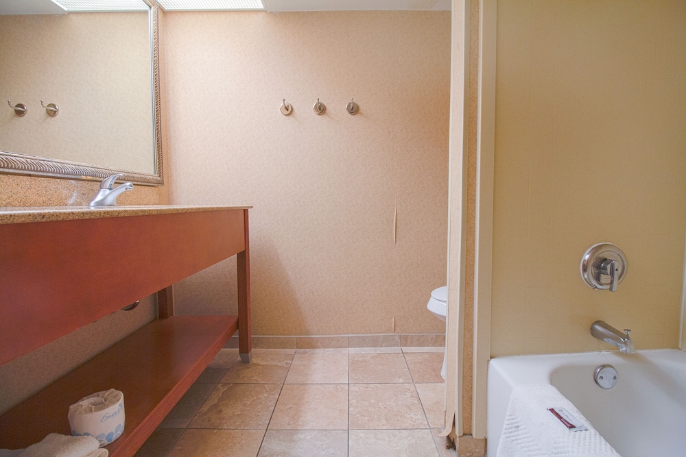 Room, 2 Double Beds, Kitchenette - Photo 7