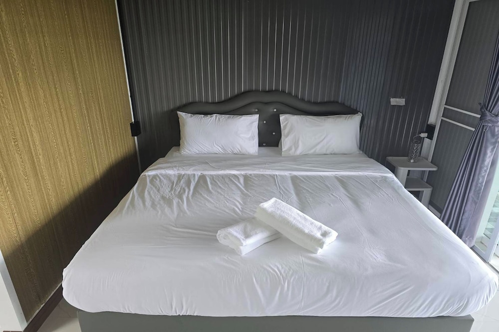 Standard Double Room - Photo 8