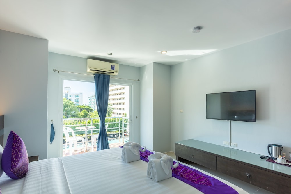 City Room, 1 King Bed, Non Smoking, City View - Photo 3