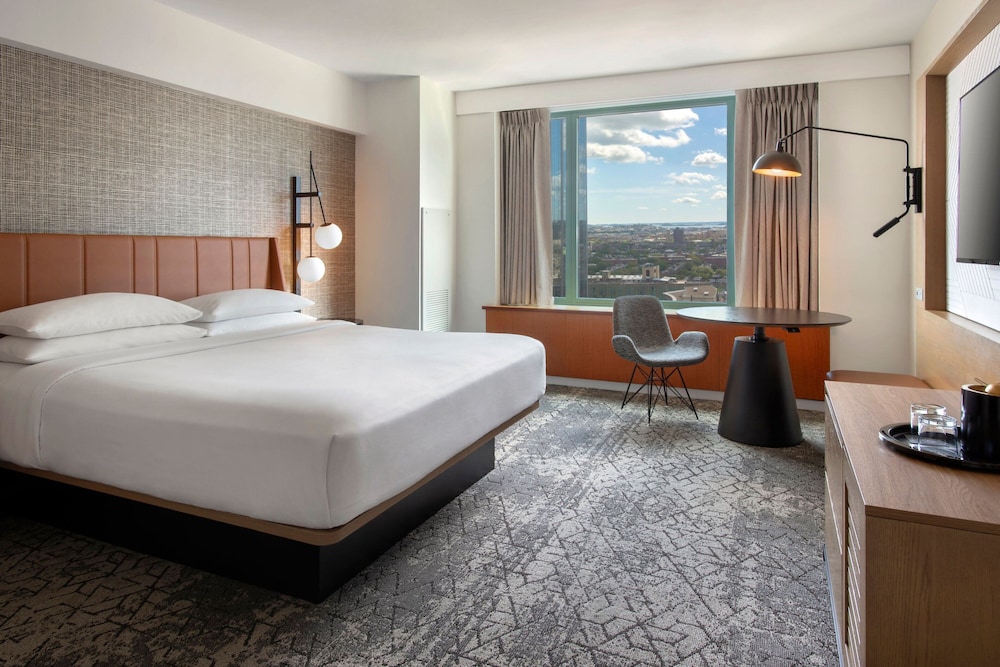 Club Room, 1 King Bed