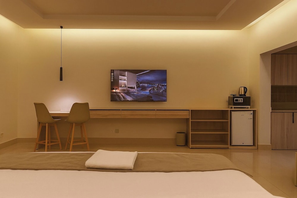 Deluxe Studio