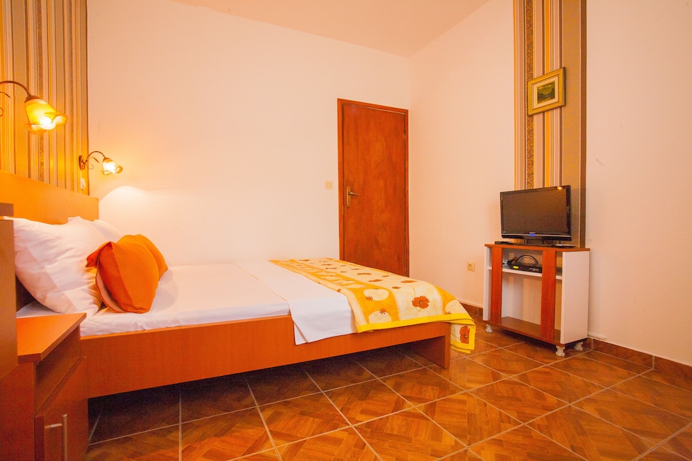 Two Bedroom Apartment, Balcony, Mountain view (4 Adults) photo 1
