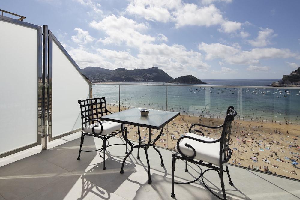 Double Room, Terrace (Bahía de la Concha) - Photo 6