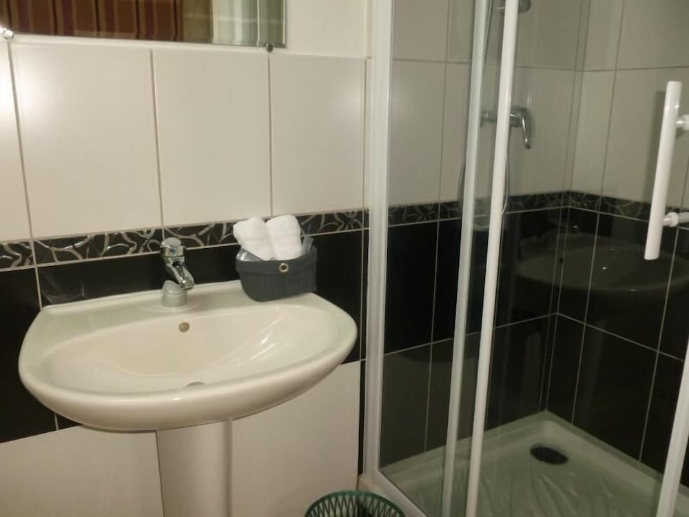 Standard Room photo 2