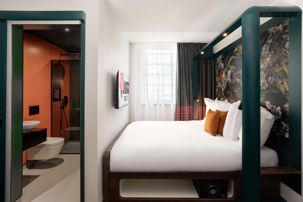 Compact Room