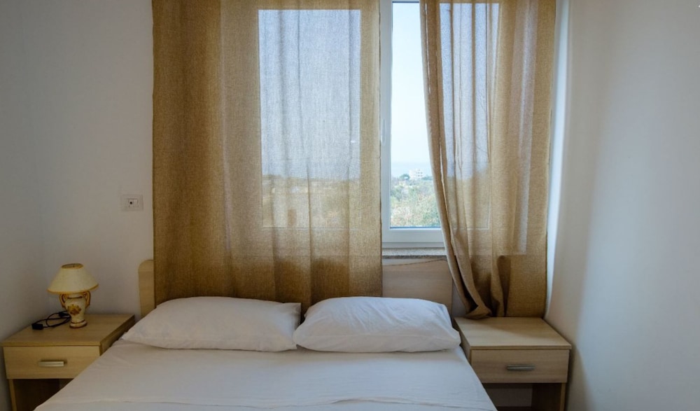 Comfort Double Room, Jetted Tub, Partial Sea View (1) photo 3