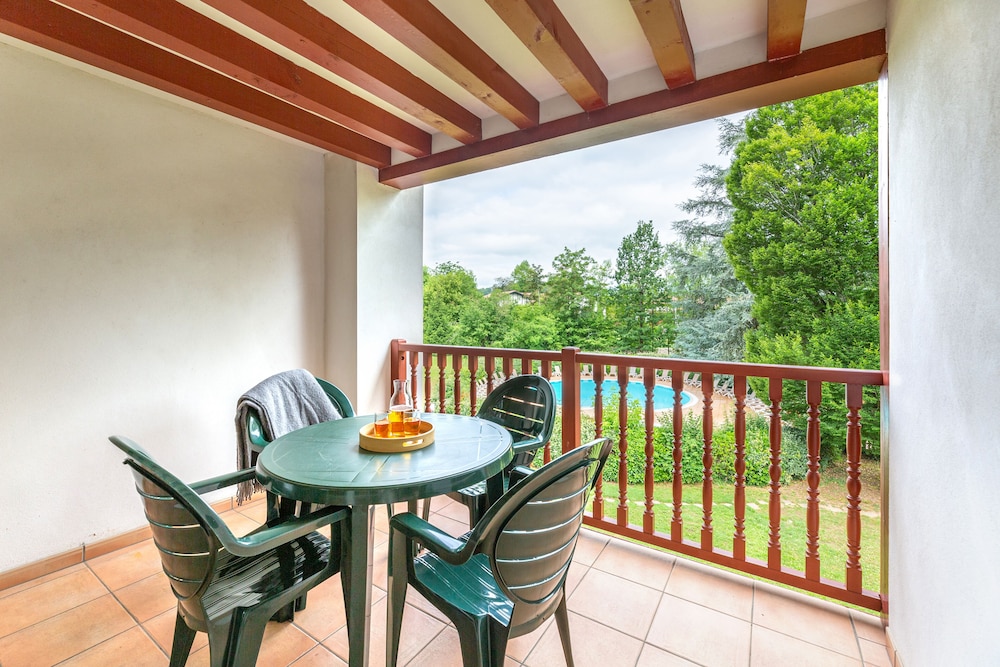 Apartment 4 people - 1 bedroom - Terrace ou balcony photo 2