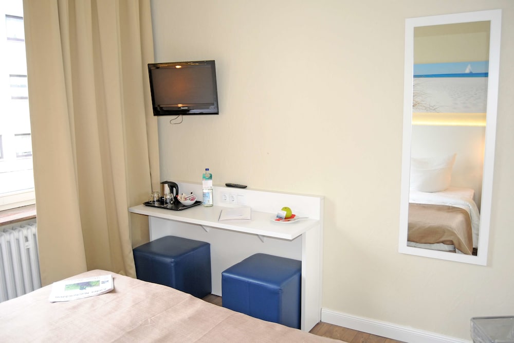 Standard Room, 1 Double Bed thumbnail 5