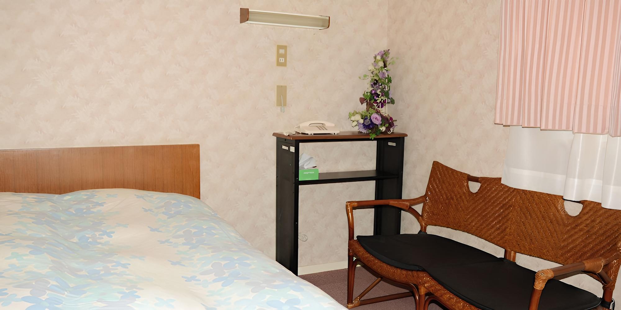 Economy Single Room (1 Single Size Bed) photo 3