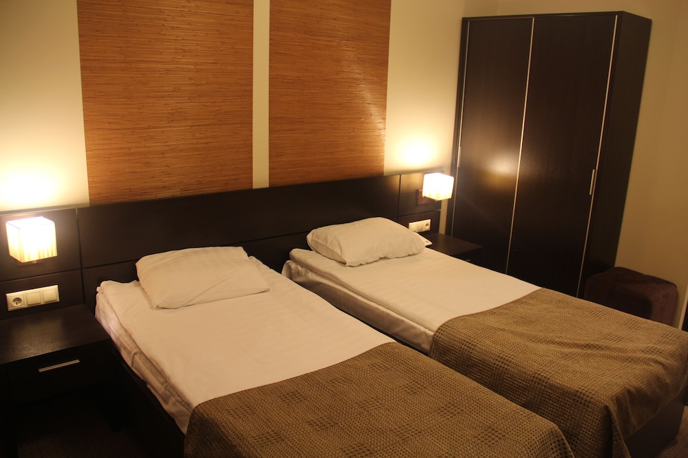 Standard Twin Room photo 2