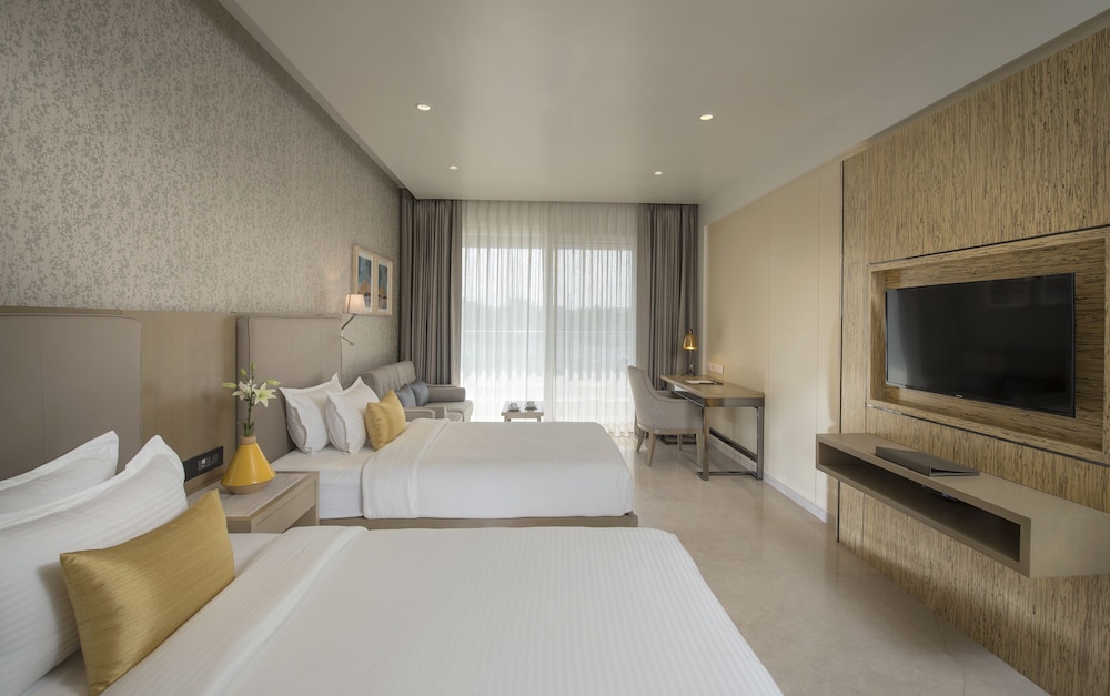 Executive Double or Twin Room, Pool View, Poolside photo 2
