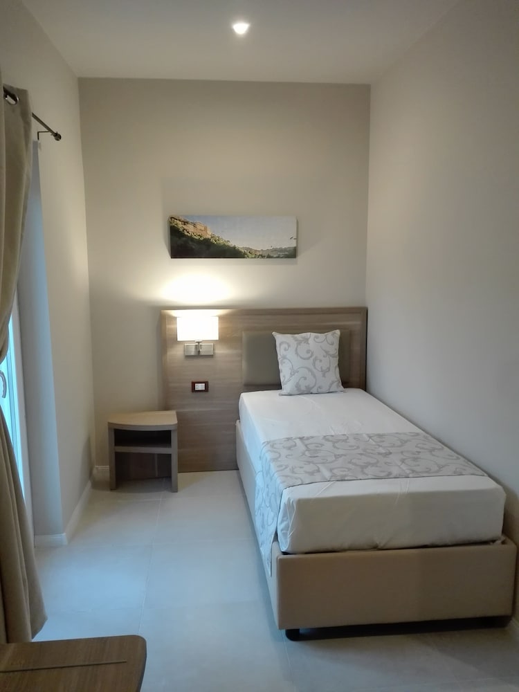 Deluxe Single Room, Balcony