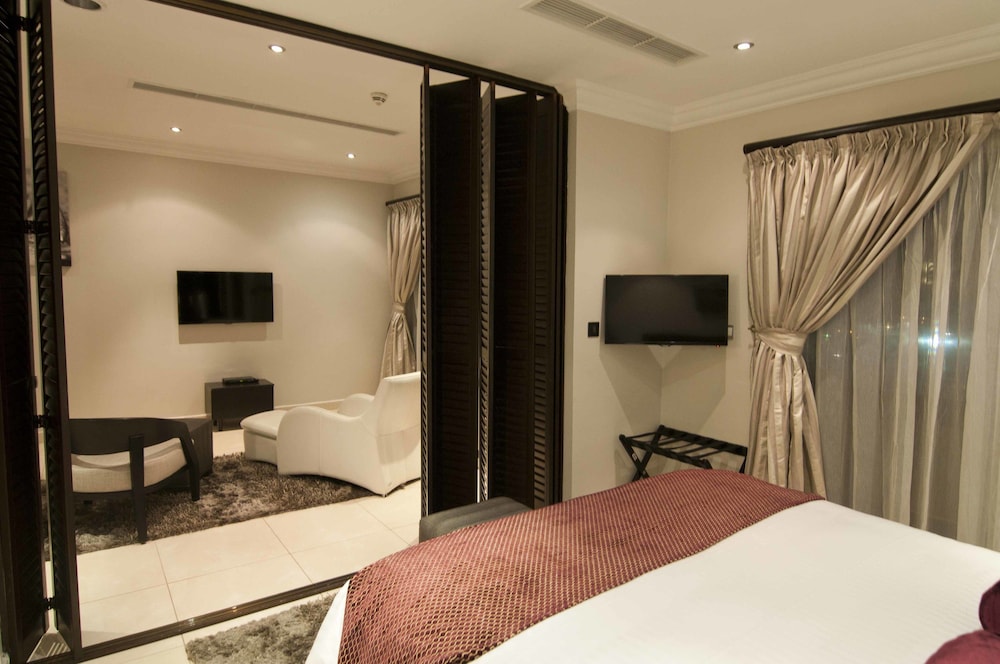 Executive Suite, Kitchenette, Executive Level