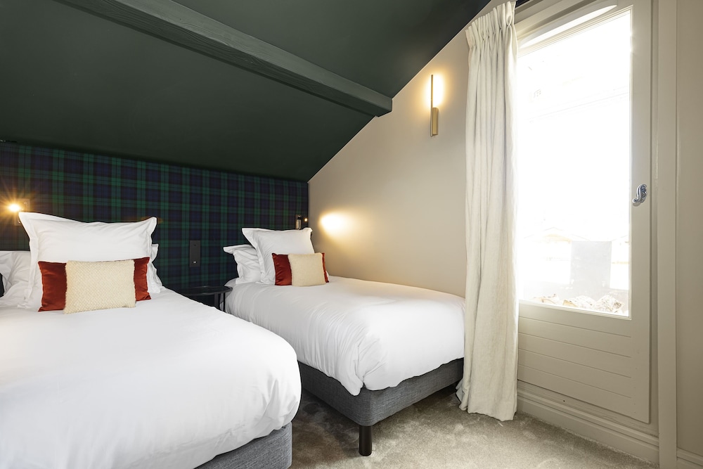 Deluxe Suite (Altitude) photo 2
