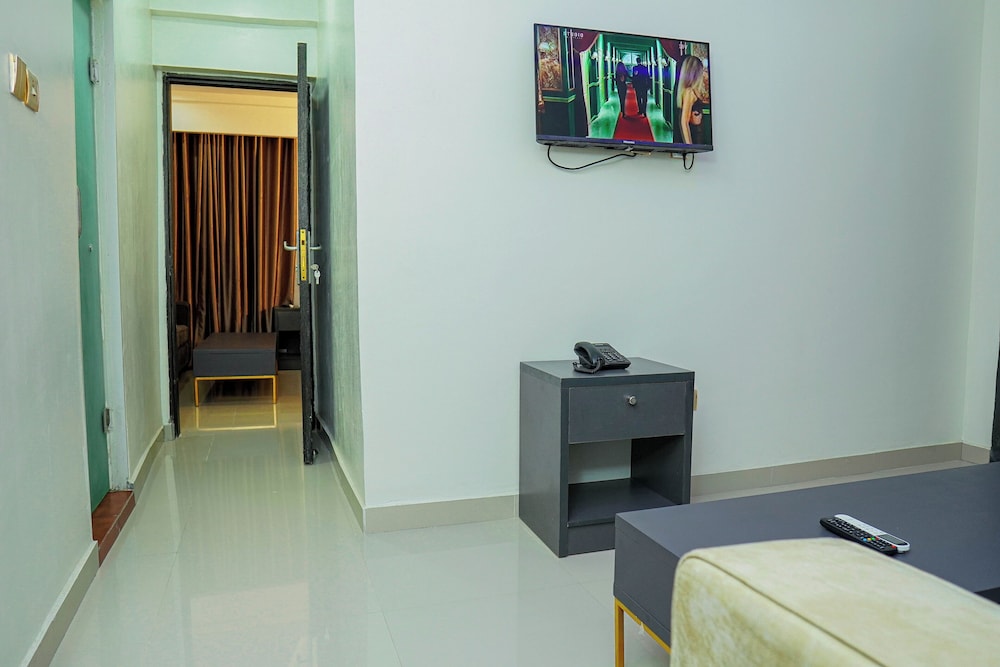 Signature Suite