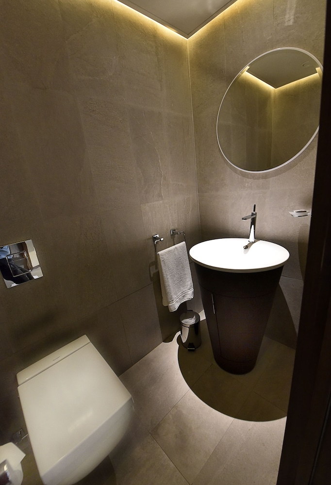 Suite - Photo 2