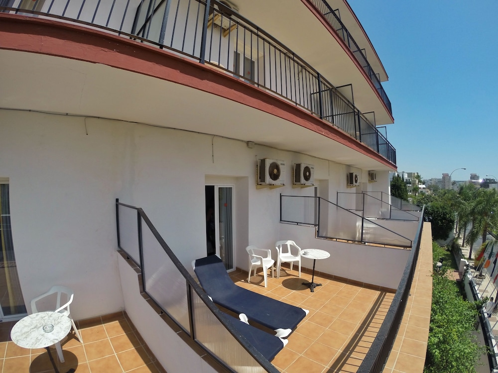 Standard Double or Twin Room, Balcony - Photo 5