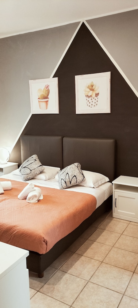 Double or Twin Room photo 3