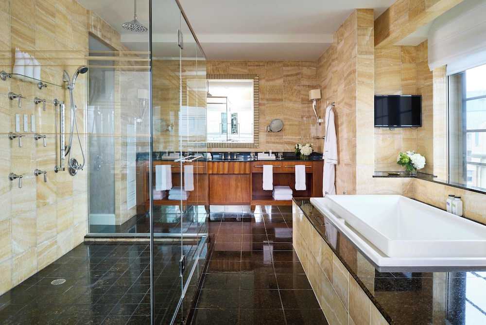 Presidential 2-Bedroom Suite
