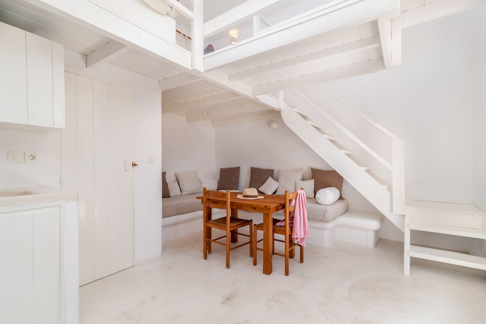 House - Photo 9
