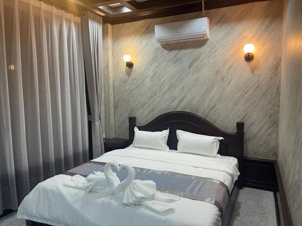 Deluxe Room Mountain View photo 1