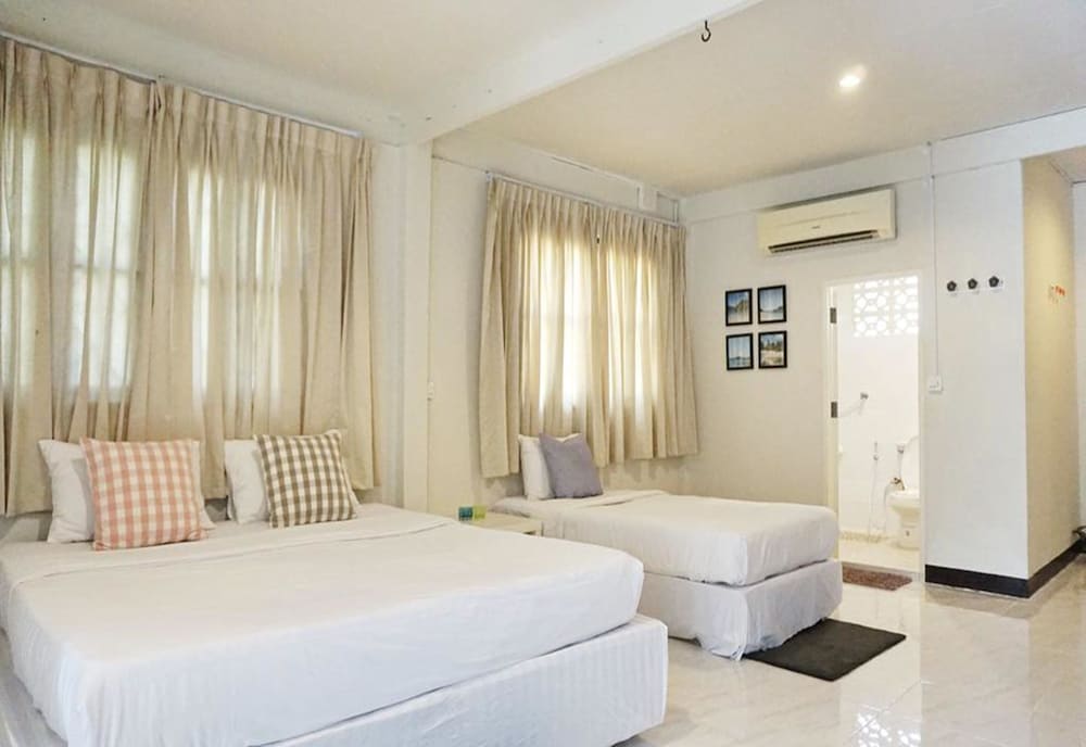 Family Triple Room photo 3
