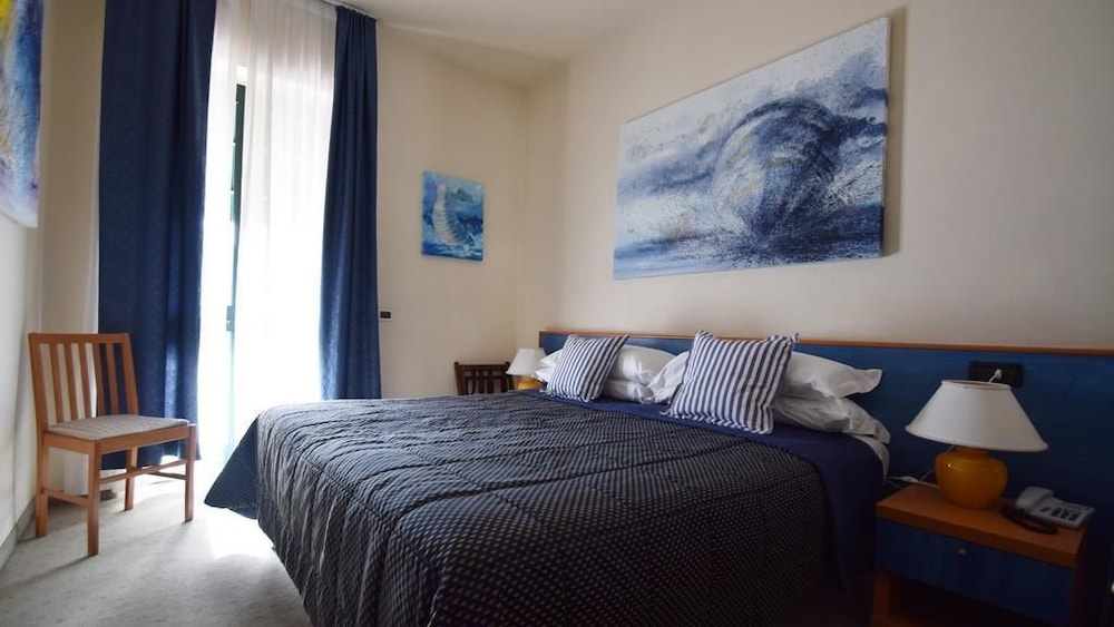 Double Or Twin Room (Mansard) photo 1