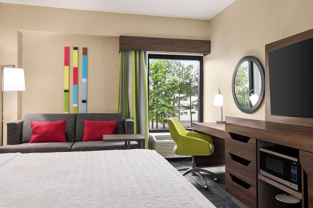 Deluxe Room, 1 King Bed (Shower Only) - Photo 2