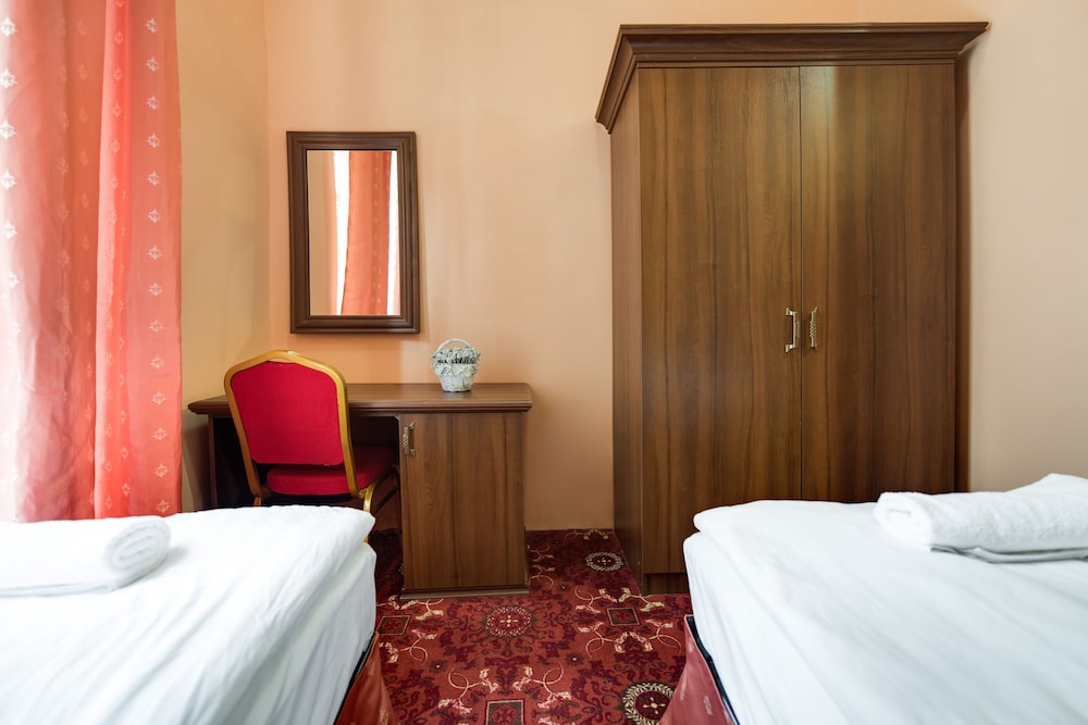 Standard Double Or Twin Room photo 3