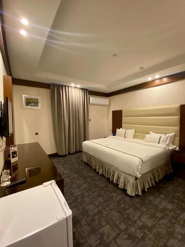Suite, 1 Bedroom photo 2