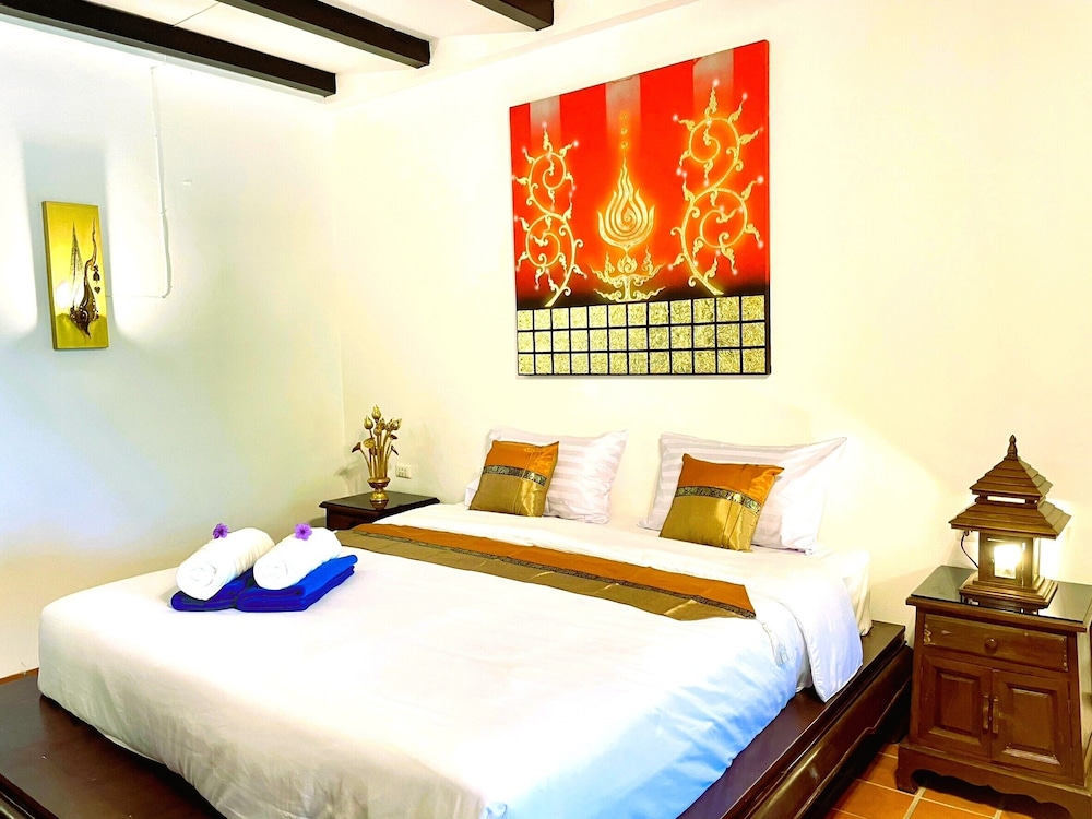 Deluxe Studio Suite - Photo 9
