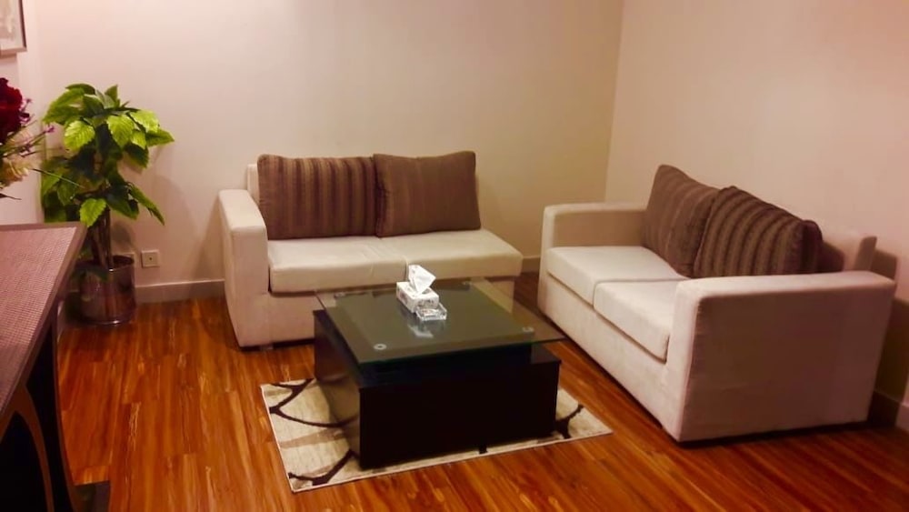 Business Suite, 1 Bedroom - Photo 9