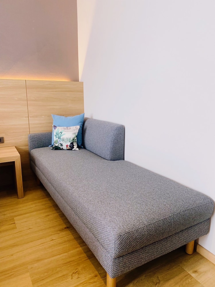 Superior Room, 1 King Bed - Photo 4