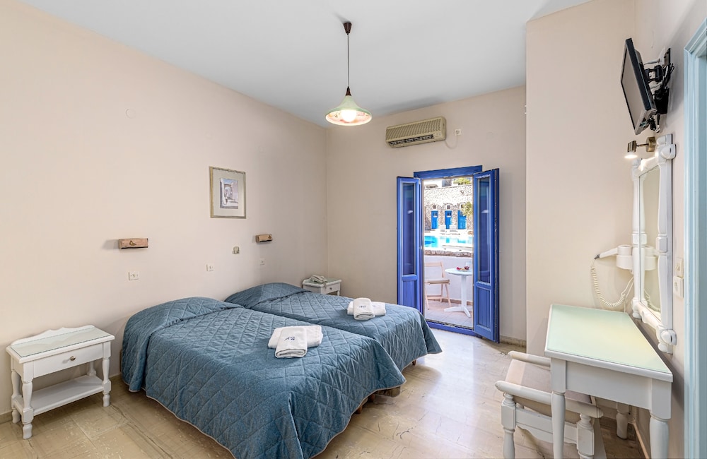 Standard Double or Twin Room - Photo 1