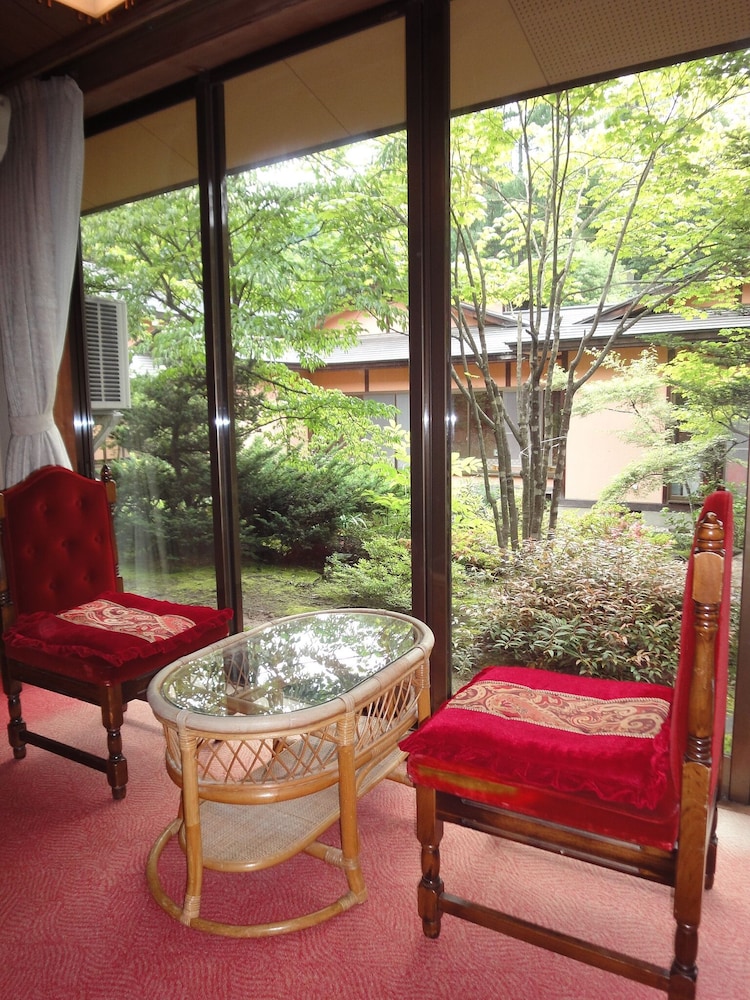 Japanese Style Room with Private Bathroom - Photo 3