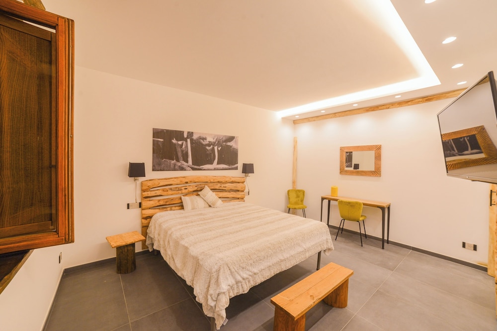 Standard Triple Room, Multiple Beds, Ensuite, Sea View - Photo 4