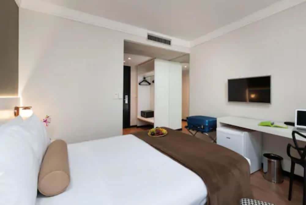 Deluxe Double Room, 1 Double Bed - Photo 1