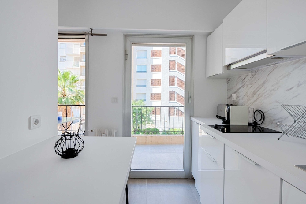 Apartment photo 2
