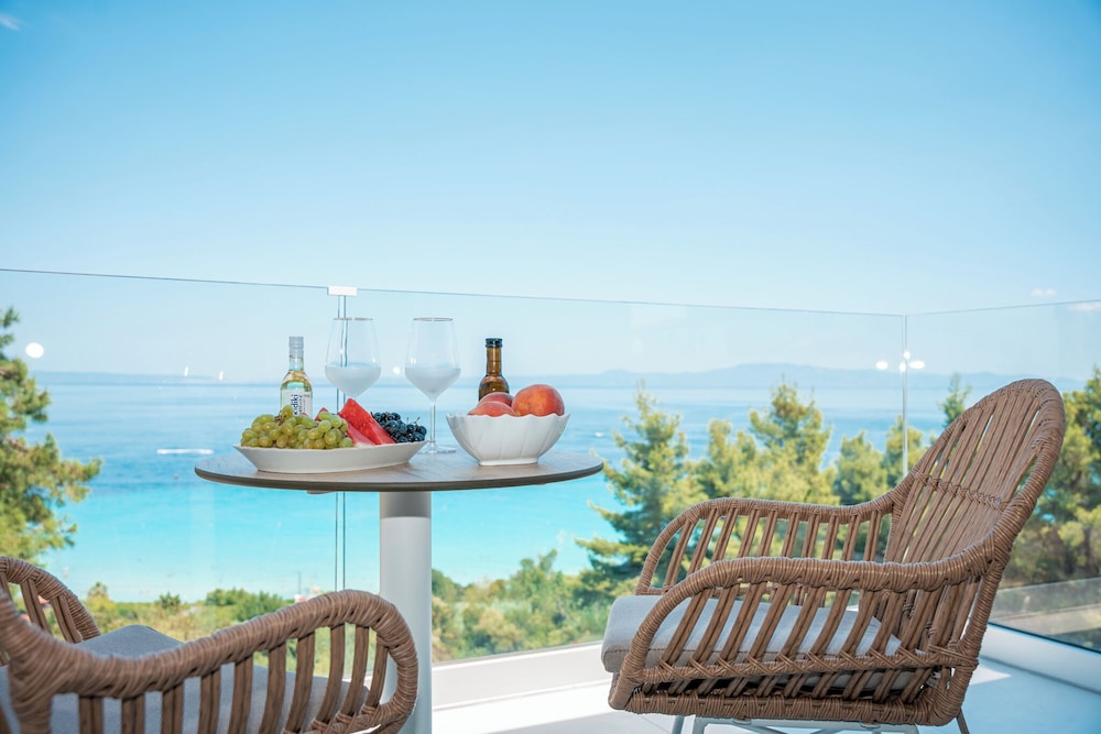 Superior Suite, 1 King Bed with Sofa bed, Balcony, Sea View