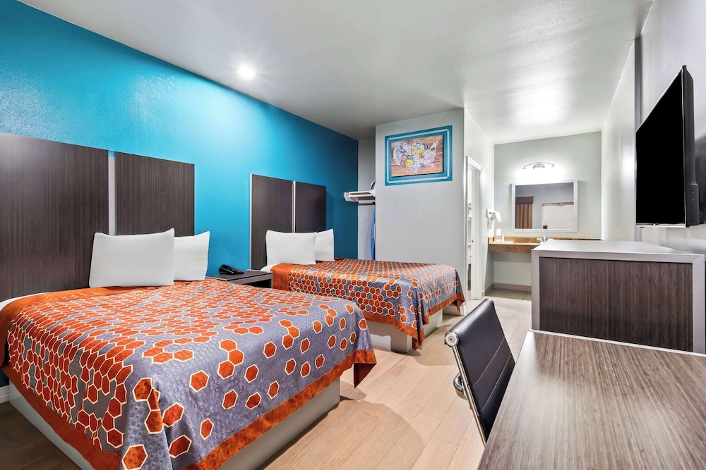 Standard Room, 2 Double Beds, Smoking