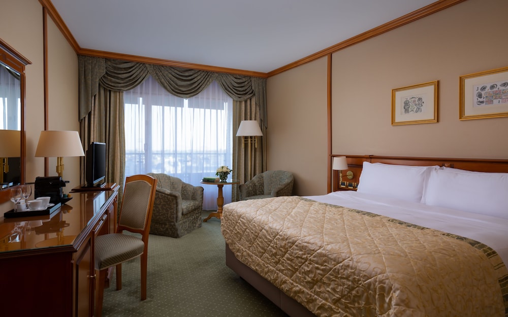 Standard Room, 1 King Bed - Photo 2
