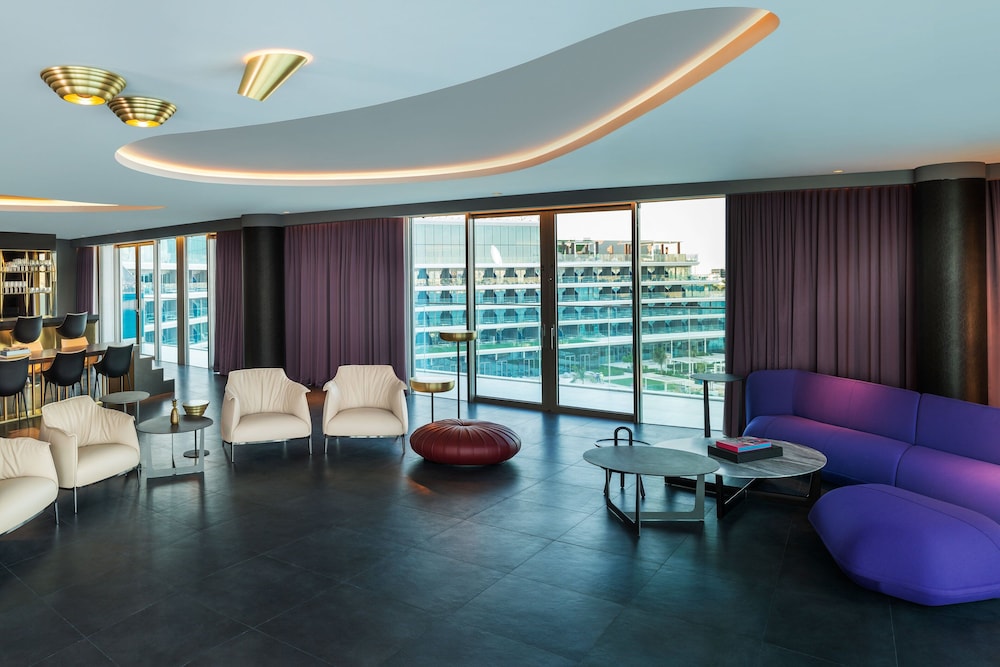WOW Suite, 1 Bedroom Suite, 1 King, Skyline View, Terrace thumbnail 6