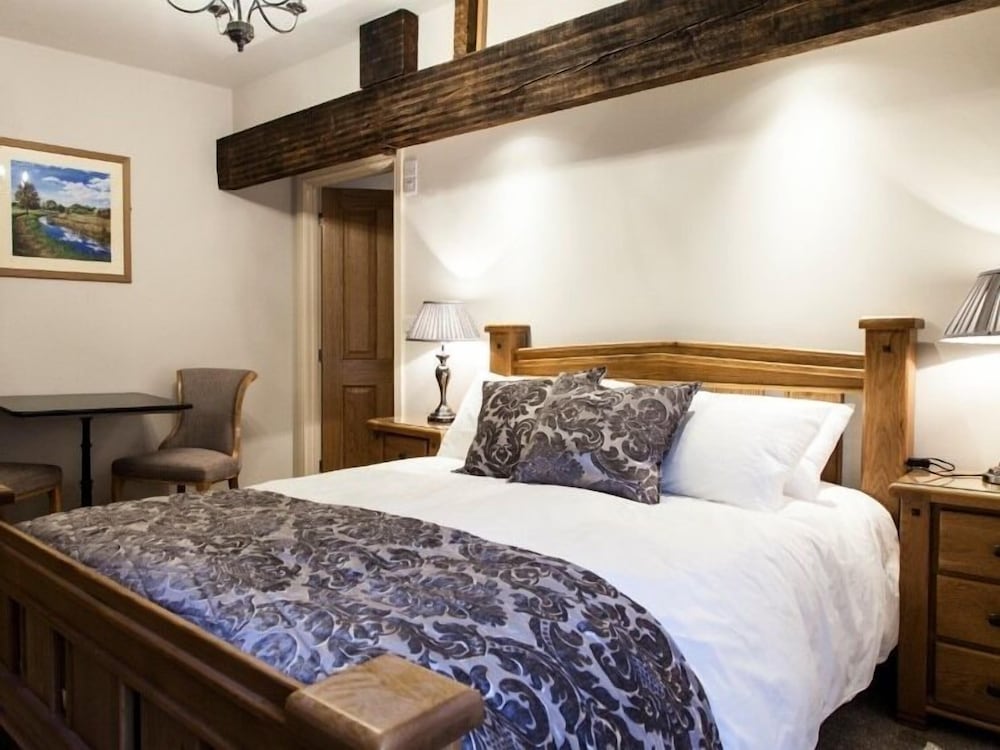 Double Room, 1 King Bed, Ensuite photo 2